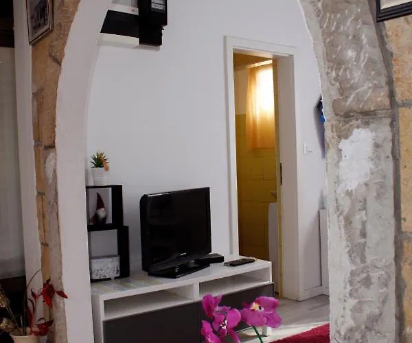 Karlana - Centar 公寓